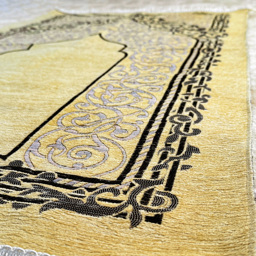 compact-beige-colored-travel-prayer-mat-islamic-gifts-sejadah-prayer-rug-beads-set-islamicwallartstore