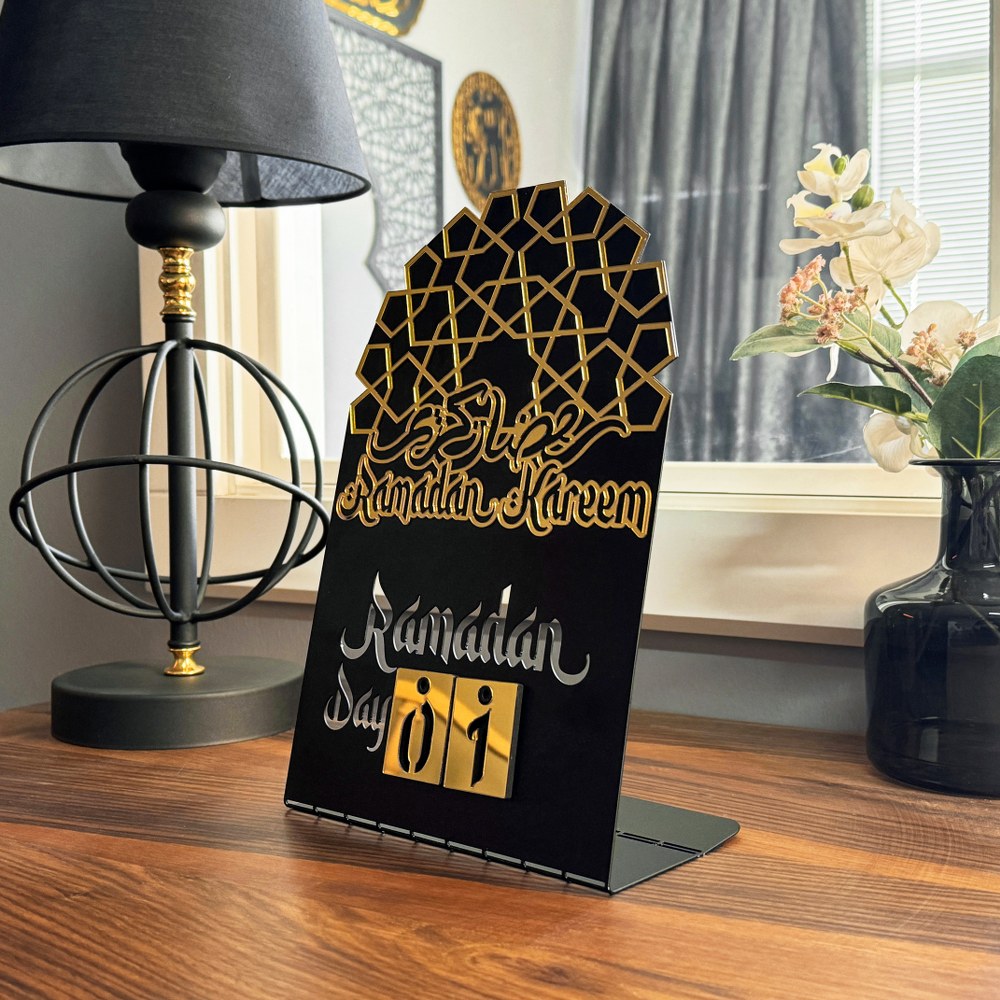 unique-ramadan-table-decor-metal-acrylic-calendar-mihrab-style-islamicwallartstore