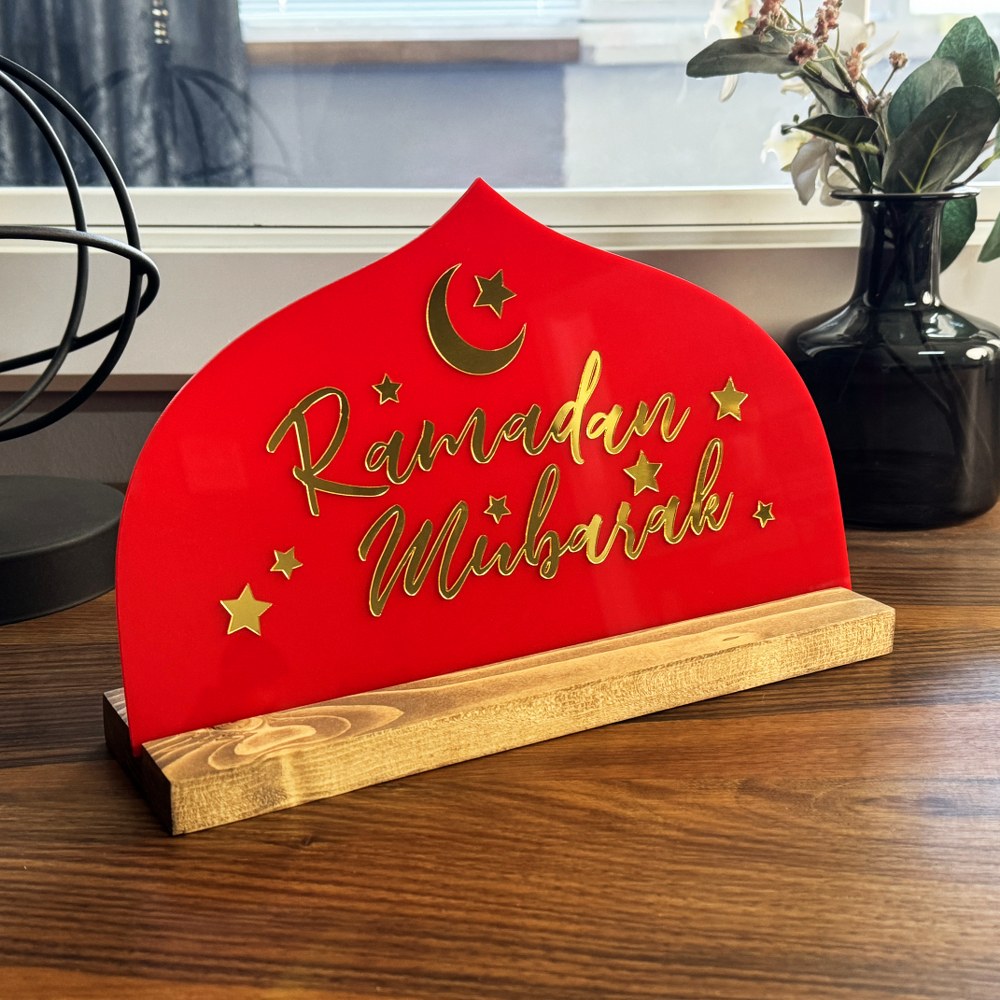 ramadan-mubarak-latin-tabletop-decor-red-painted-plexiglass-unique-gift-islamicwallartstore