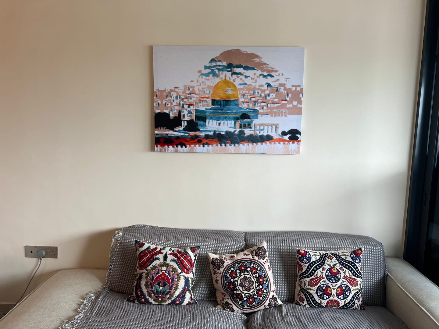 Très content de mon achat. L'expérience a été parfaite, de la commande sur le site web à la livraison, comme prévu et avec soin. Je commanderai à nouveau bientôt, insha'Allah.