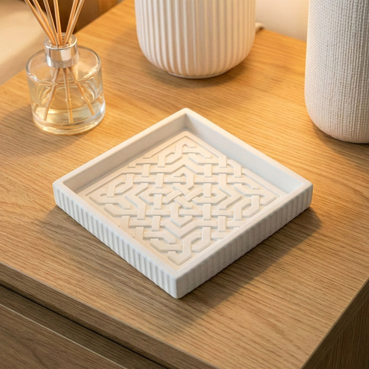 Alhambra Nasrid Knotwork Stone Relief – Handmade Islamic Geometric Decor