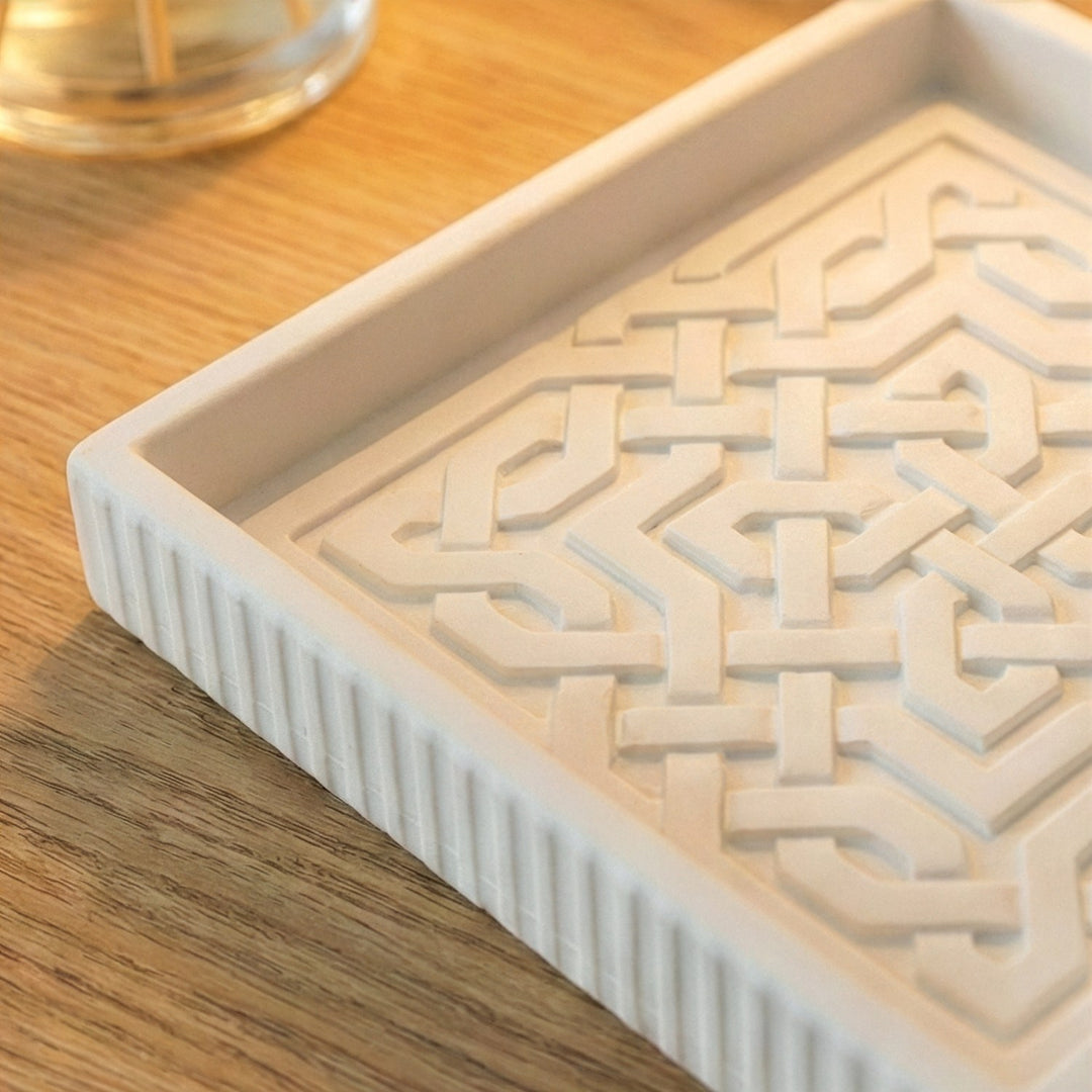 Alhambra Nasrid Knotwork Stone Relief – Handmade Islamic Geometric Decor