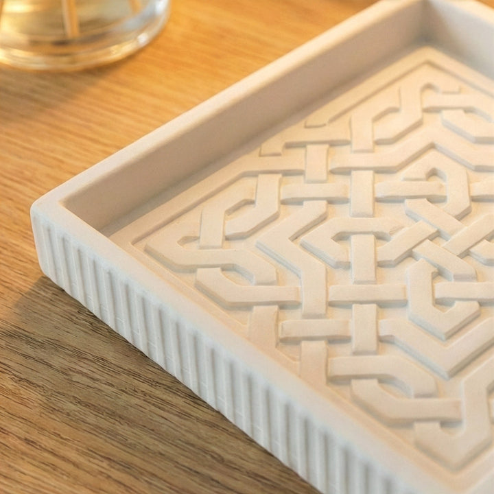 Alhambra Nasrid Knotwork Stone Relief – Handmade Islamic Geometric Decor