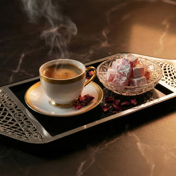 Serviertablett für Ramadan mit Griffen in Form einer Moscheekuppel – Dattel- und Kaffeeplatte