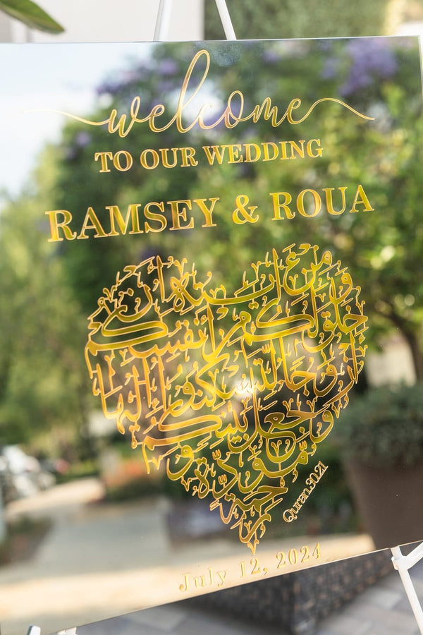 Customer photo of a gold wedding welcome sign with heart-shaped calligraphy