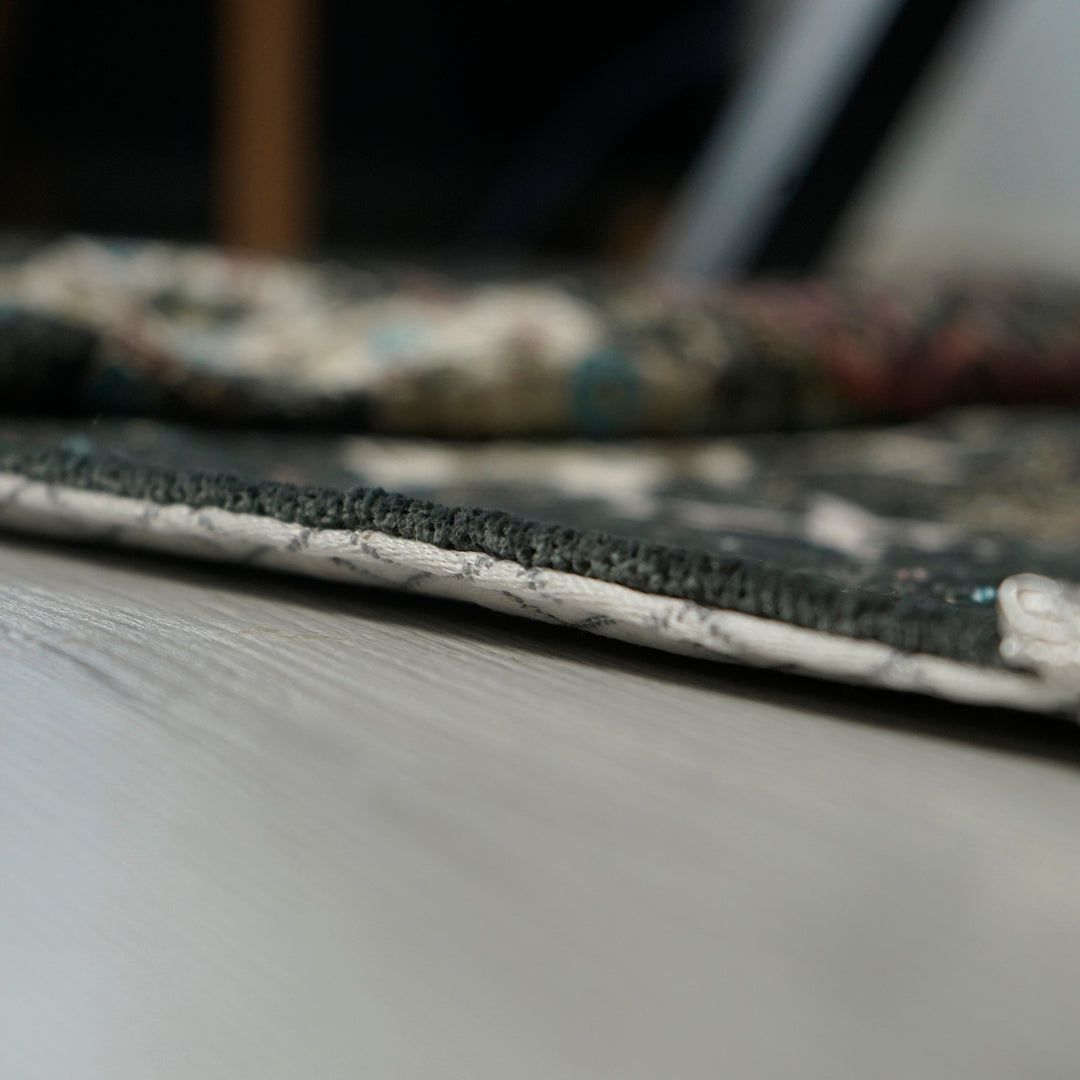 Floral Vine Prayer Rug: side close-up of the rug's edge thickness