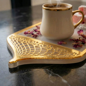 Serviertablett für Ramadan mit Griffen in Form einer Moscheekuppel – Dattel- und Kaffeeplatte