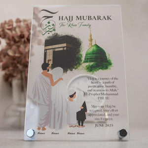 Hajj Mubarak vertical table decor, Design 3 with a pilgrim family figures, Kaaba and green dome, front view