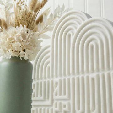 First Kalimah (Tawheed) Stone Relief – Arched Mid-Century Kufic Decor