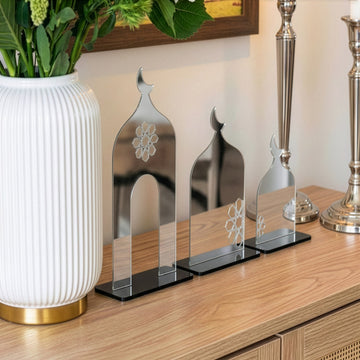 Three-Piece Set Acrylic Mosque Silhouette Stand – Modern Islamic Table Decor & Ramadan Gift