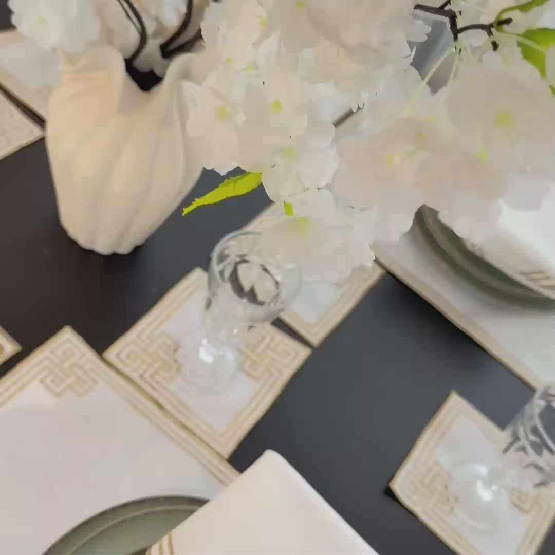 Service de table Ramadan pour 6 personnes, 24 pièces, avec bordure géométrique moderne à méandres.