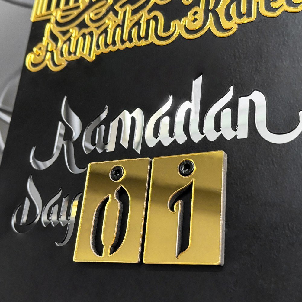Calendrier du Ramadan Dôme du Rocher, gros plan des cartes de jours dorées
